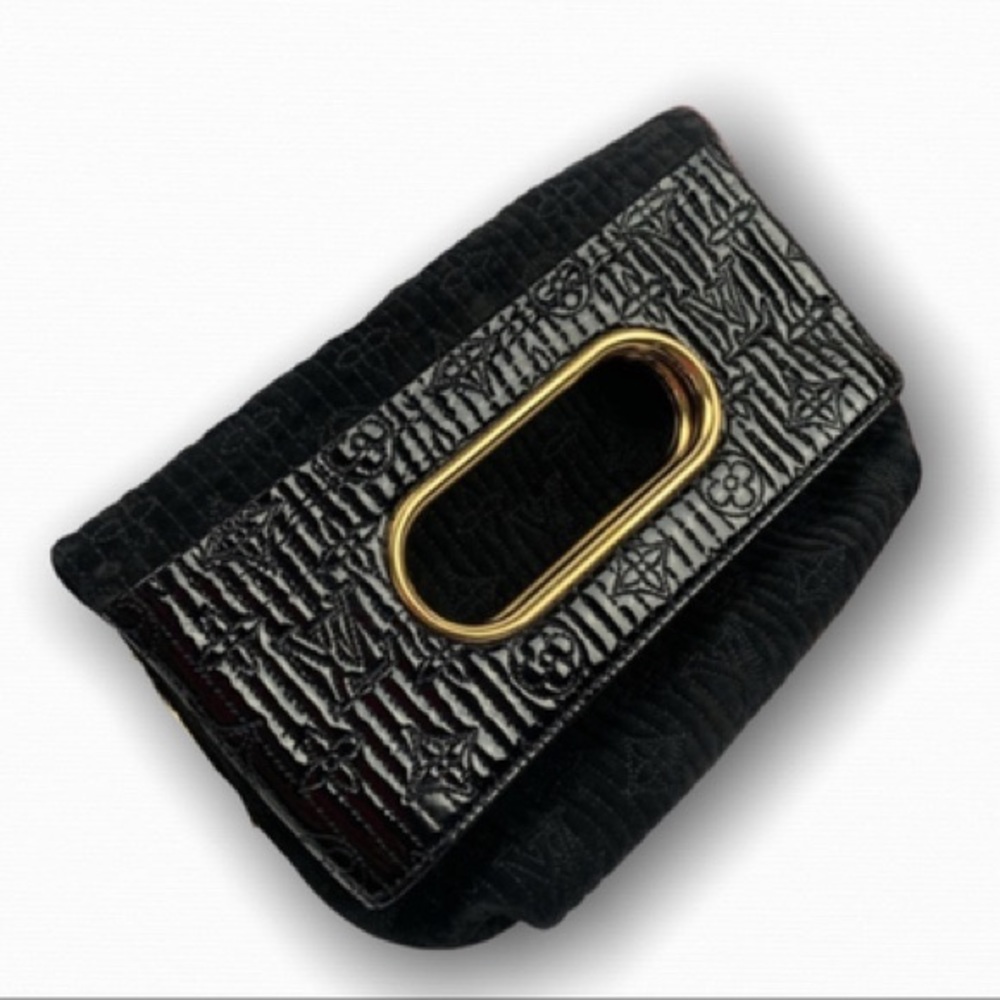 Louis Vuitton Motard After Dark Clutch velvet / Vernis
